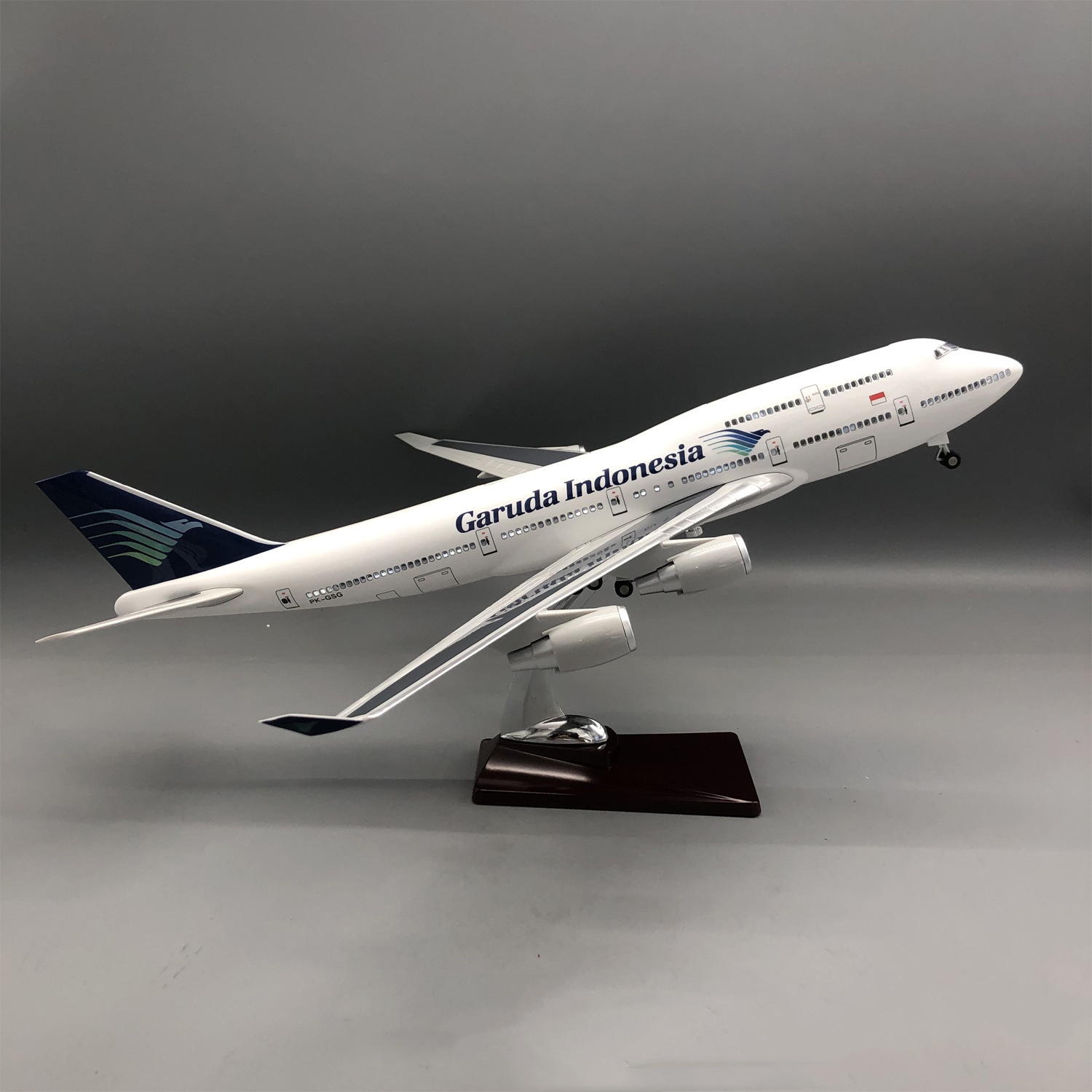Model Kit Indonesia - Avión de Resina Fundida a Presión
