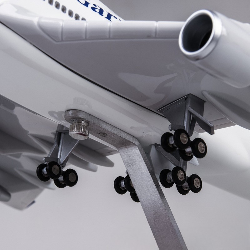 Modelo de Avión Garuda Indones - Model Kit Indonesia reseña y precio
