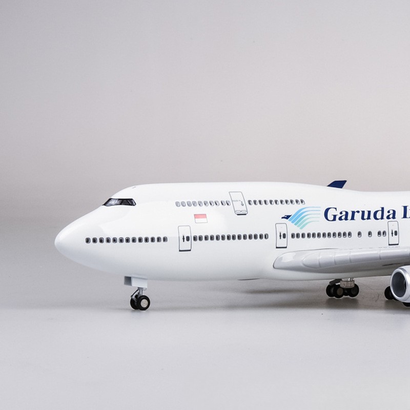 Modelo de Avión Garuda Indones - Model Kit Indonesia reseña y precio
