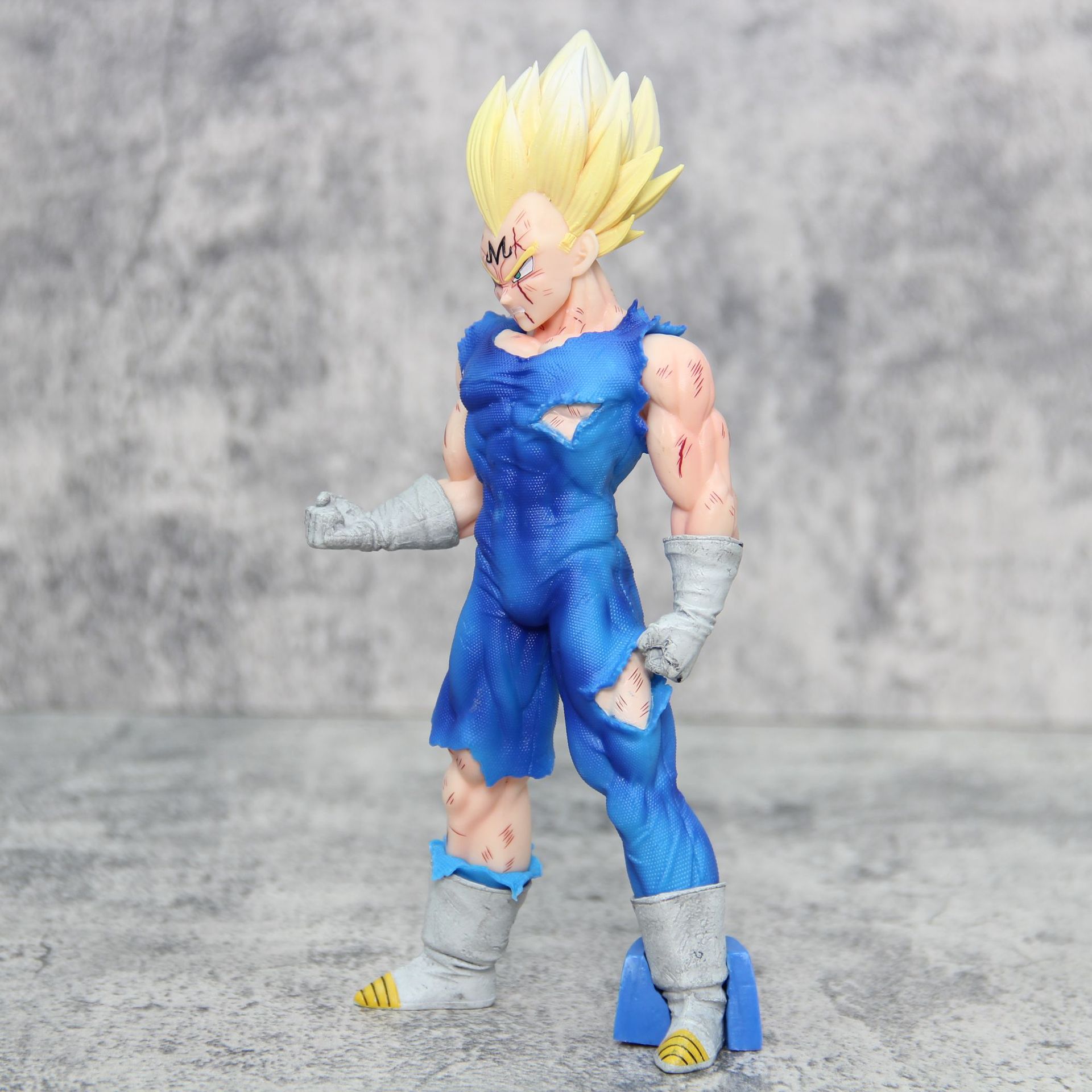 Figura de Vegeta Príncipe Supe - Model Kit Vegeta reseña y precio