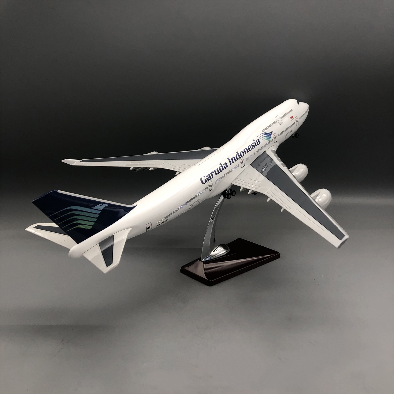 Avión de Resina Fundida a Pres - Model Kit Indonesia reseña y precio